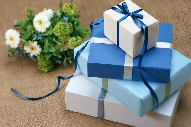 Modern Elegant Wedding Gift Ideas